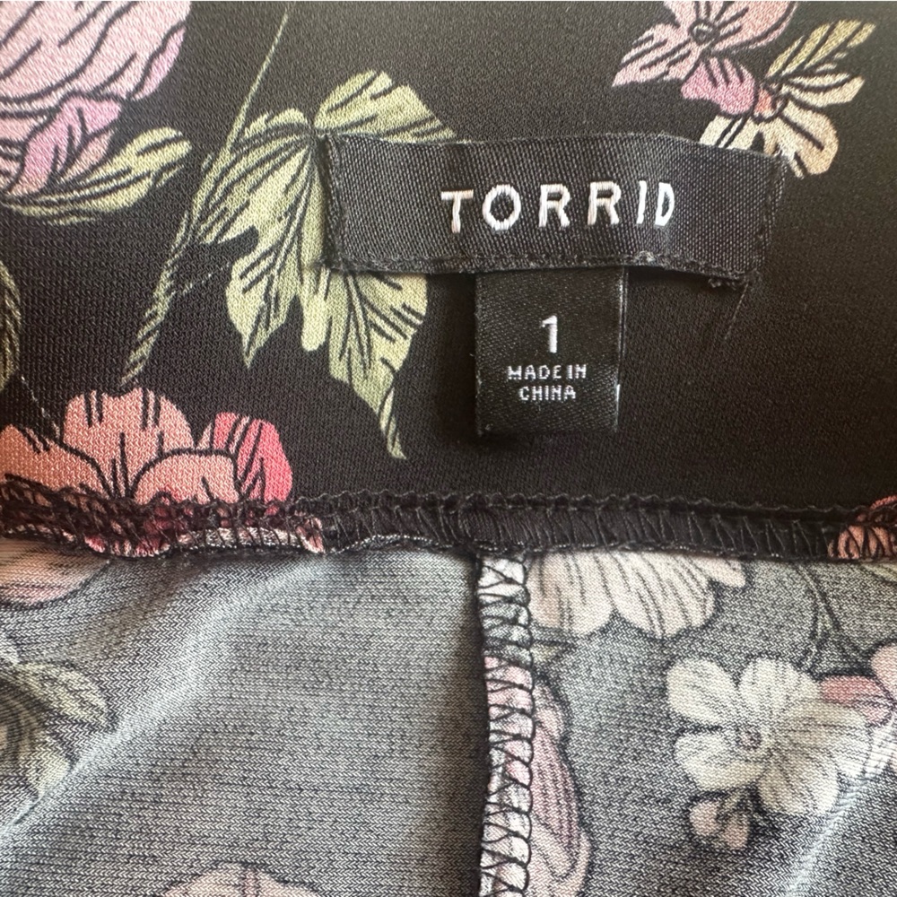 Torrid A-Line knee-length Skirt floral faux wrap black lilac pink size 1X - Picture 7 of 12